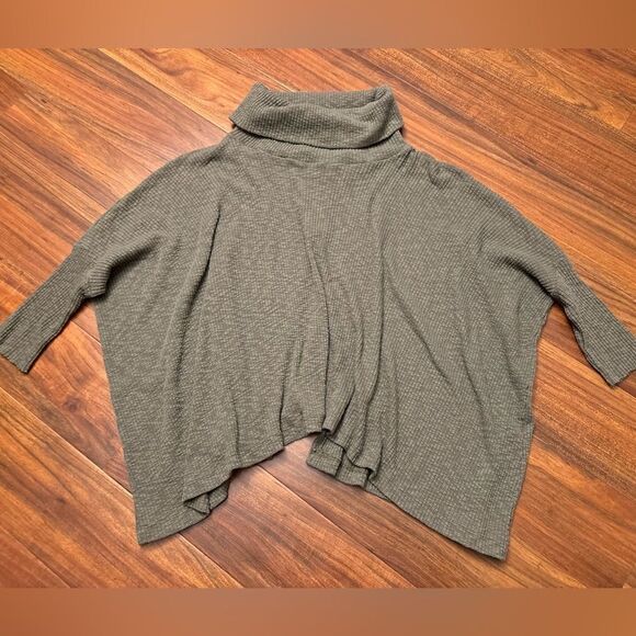 Free People Beach World Traveler Split Back Green Sweater - Picture 1 of 6